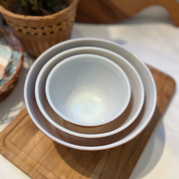 S/3 Vintage Pyrex bowls *imperfect* - Picture 16 of 16